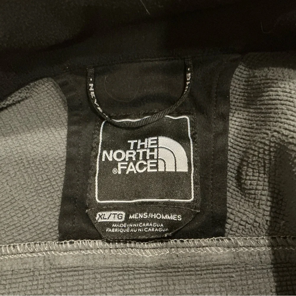 The north face windstopper soft shell jacket men’s black size XL zipper front